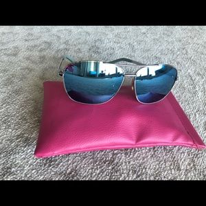 Isaac Mizrahi Sunglasses in blue
